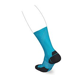 KIPRUN Bežecké ponožky Run900 tenké po lýtka modré tyrkysová 39-40